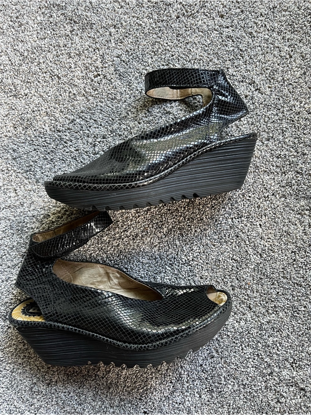 Fly London Sandals YALA Black Snake Embossed Leather Wedges Open Toe Size 40/9 - Picture 9 of 10